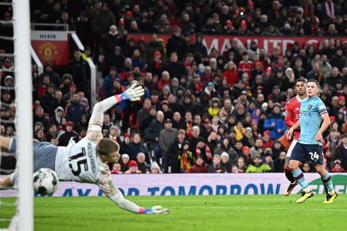 Rashford đã chơi hay trước Burnley