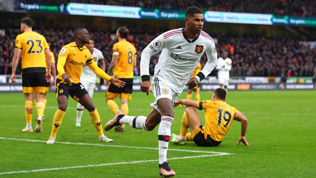 Rashford ăn mừng bàn thắng duy nhất giúp M.U đánh bại Wolves