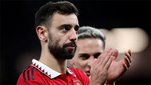 Bruno Fernandes cảnh báo Man City trước trận derby Manchester