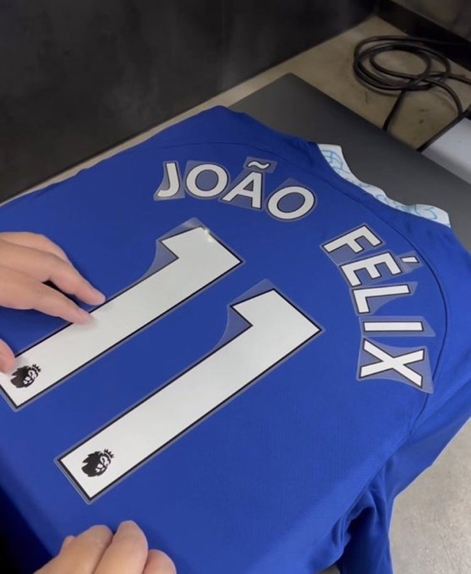 Felix sẽ khoác áo số 11 tại Chelsea