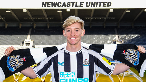 Newcastle chiêu mộ thành công Anthony Gordon giá 40 triệu bảng