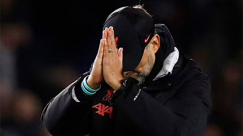 Klopp chắp tay xin lỗi fan Liverpool, đầu hàng cuộc đua Premier League