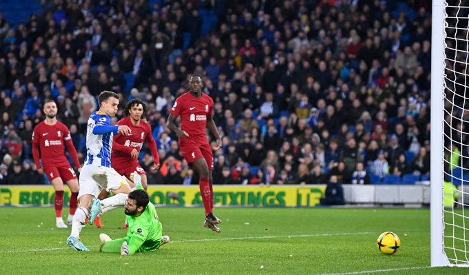 Solly March tỏa sáng với cú đúp ở trận Brighton vs Liverpool