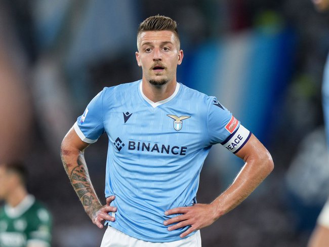 Milinkovic-Savic có thể rời Lazio