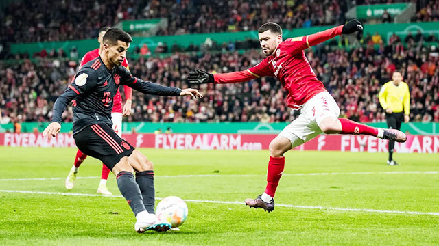 Joao Cancelo chơi rất tốt trong vai trò tiền vệ phải ở trận thắng Mainz