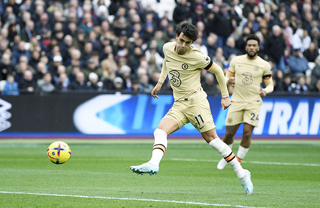 Felix ghi bàn trong trận hòa 1-1 của Chelsea trước West Ham