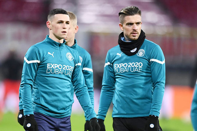 Foden (trái) khó giành được vị trí chính thức khi Grealish đang thi đấu rất tốt