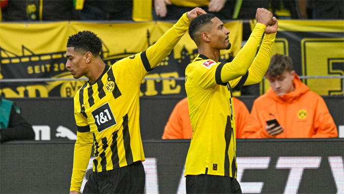 Tiền đạo Haller có bàn thắng đầu tiên ở Bundesliga