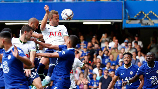 Chelsea còn thiếu mẫu tiền đạo như Kane trên hàng công