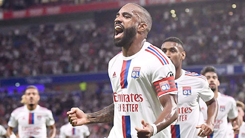 Lacazette hồi sinh trong màu áo Lyon