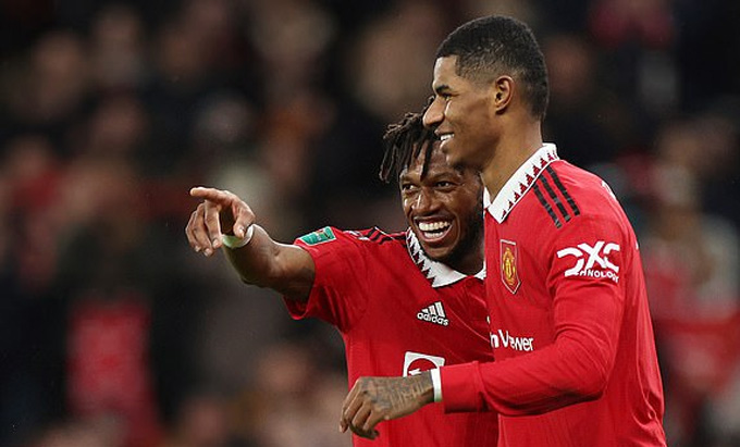 Rashford lập cú đúp kiến tạo