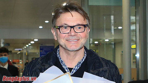 HLV Philippe Troussier đến Hà Nội, háo hức dẫn dắt ĐT Việt Nam