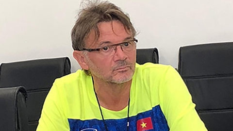 HLV Troussier gặp ngay khó khăn trước thay đổi của BTC SEA Games 2023