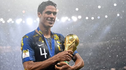 Varane chia tay ĐT Pháp ở tuổi 29