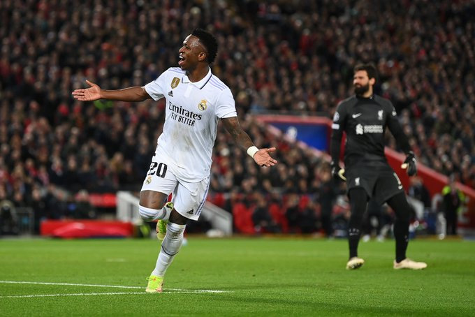 Vinicius lập cú đúp trong hiệp 1 trận Liverpool vs Real