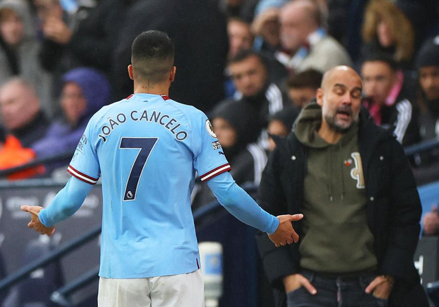 Cancelo mâu thuẫn với Pep và bị Man City đẩy sang Bayern theo dạng cho mượn