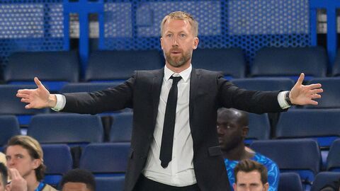 Graham Potter không nên cố giúp Chelsea tiến sâu ở Champions League