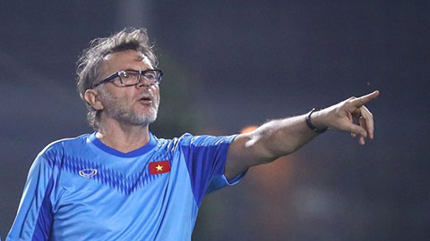 HLV Philippe Troussier: '90% thời lượng trận đấu là chuyền bóng'