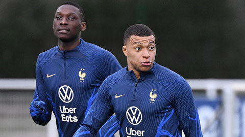 Mbappe tiến cử đồng đội Kolo Muani cho Man United