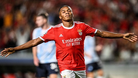 David Neres tái sinh ở Benfica