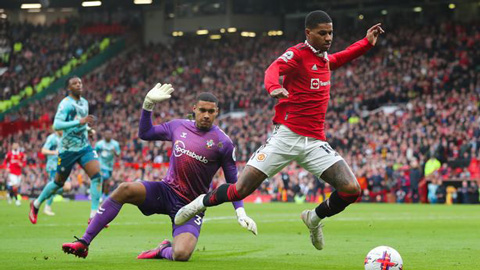 Marcus Rashford nhận nhiều chỉ trích vì pha ăn vạ trắng trợn nhất mùa giải