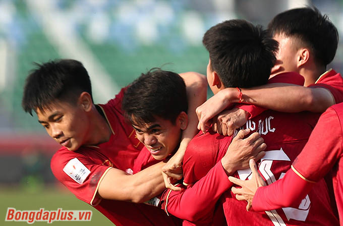 Anh bật khóc với bàn thắng gỡ hòa cho U20 Việt Nam trước U20 Iran. Điều đó có nghĩa U20 Việt Nam sẽ đi tiếp