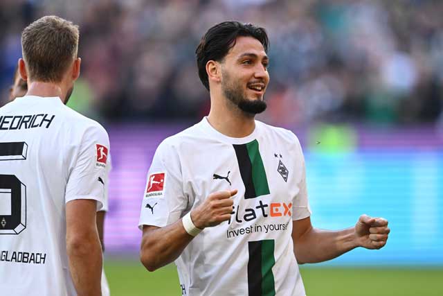 Bensebaini trong màu áo M'Gladbach