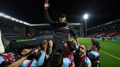 Burnley của Kompany chính thức vô địch Championship