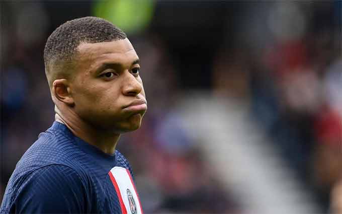 Bàn thắng của Mbappe cũng chỉ giúp PSG có bàn danh dự tại Parc des Princes