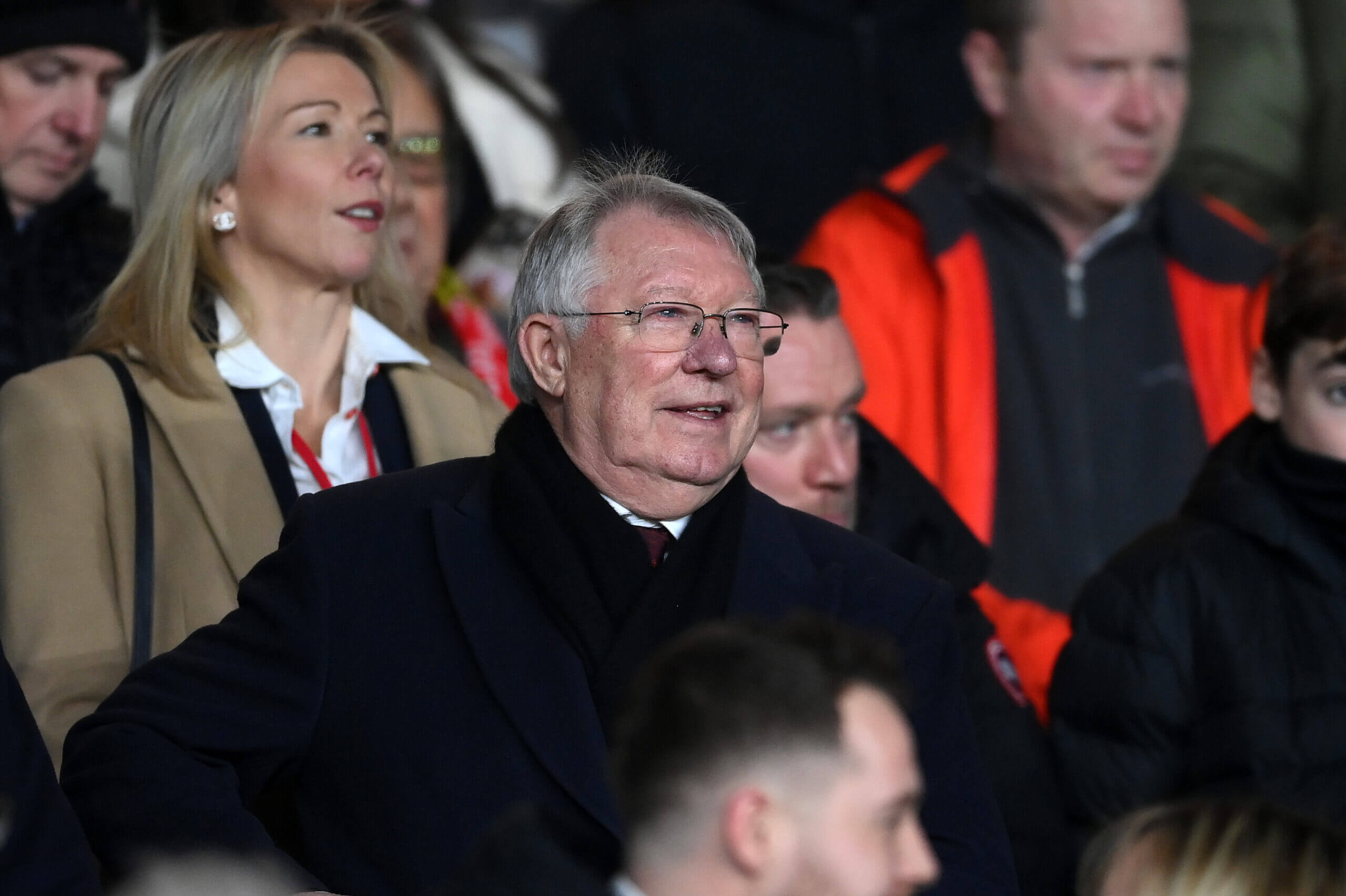 Arnold đã rất khôn khéo khi sử dụng các tên tuổi cũ như Alex Ferguson để làm lợi cho CLB