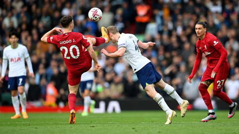 Jota đáng bị đuổi ngay trước khi thành người hùng của Liverpool