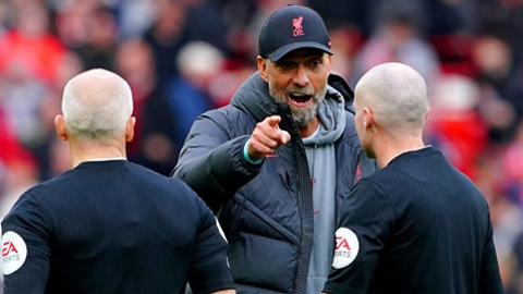 'Liverpool nên bị trừ điểm vì trò lố của Klopp'