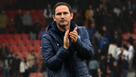 Fan Chelsea quay xe khen Lampard là 'HLV hay nhất thế giới'