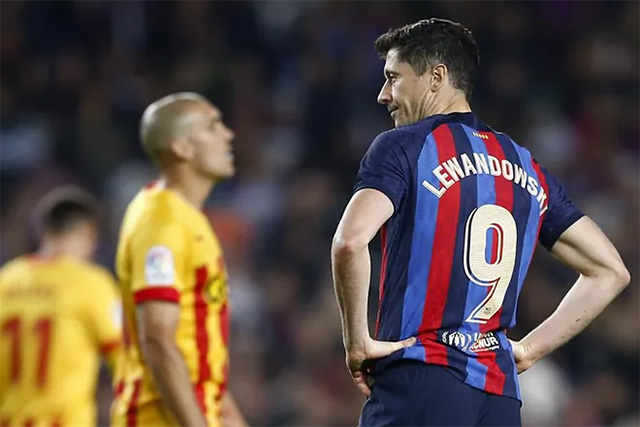 Lewandowski và các đồng đội bất lực trong việc tìm đường vào khung thành Girona