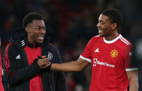 Elanga và Martial có thể rời MU hè này