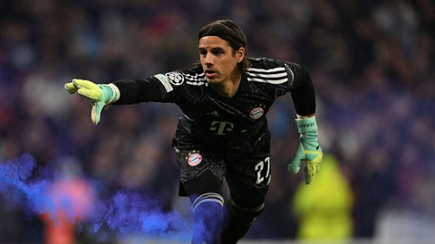 Fan Man City sững sờ khi thủ thành Yann Sommer của Bayern cứu thua 360 độ