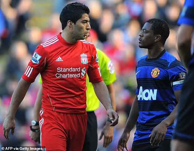 Suarez bị cáo buộc kỳ thị chủng tộc với Evra