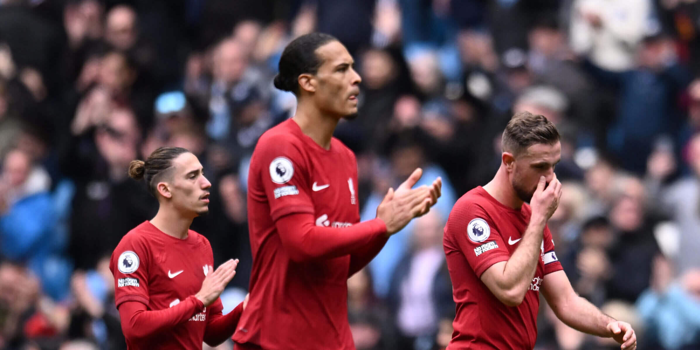 Van Dijk đang có một mùa giải thất vọng nhưng mình anh không gánh vác được toàn bộ trách nhiệm khiến Liverpool chơi kém bởi cả tập thể đã cùng chơi kém