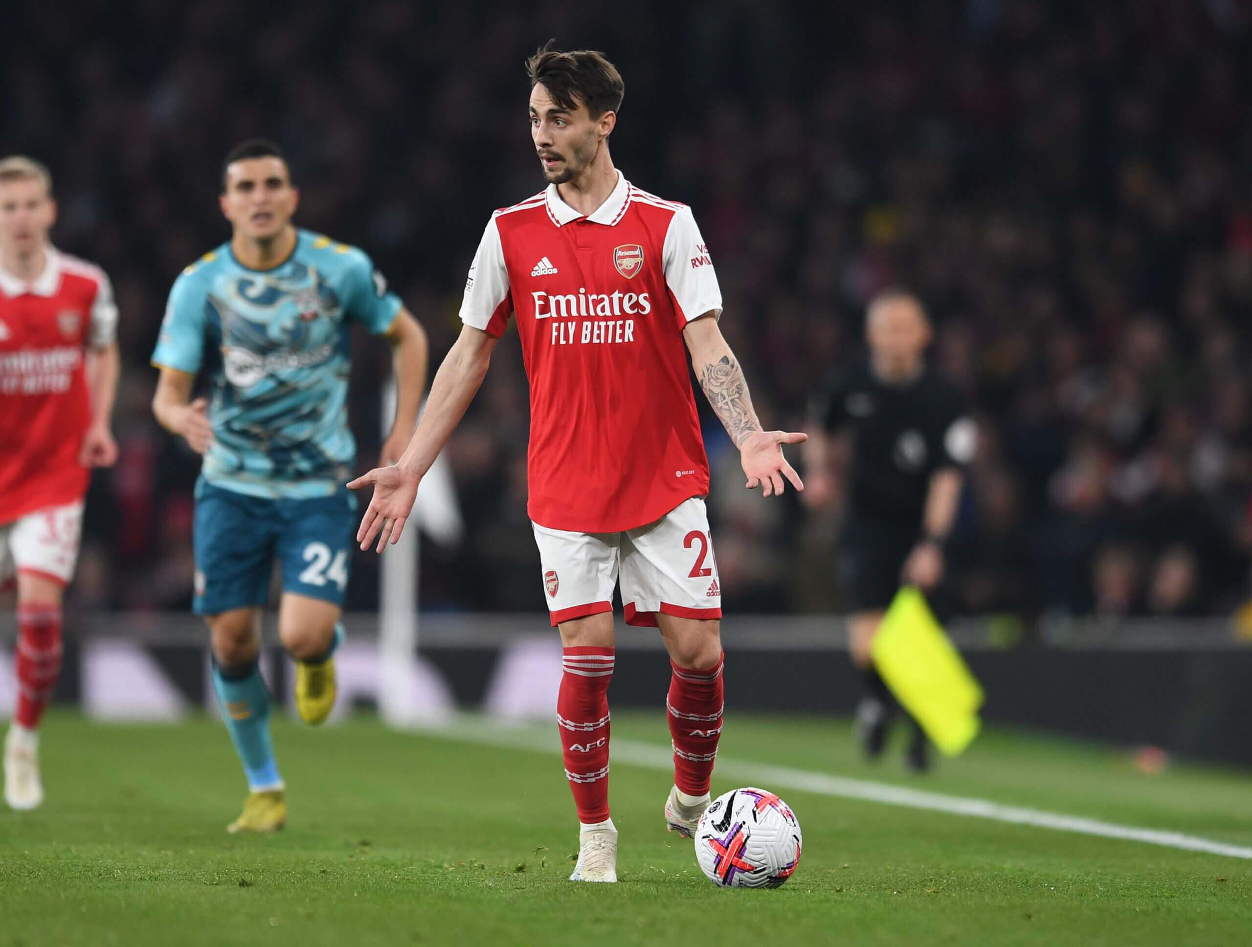 Màn trình diễn của Fabio Vieira là hình ảnh phản chiếu cho trình độ non nớt hiện tại của Arsenal