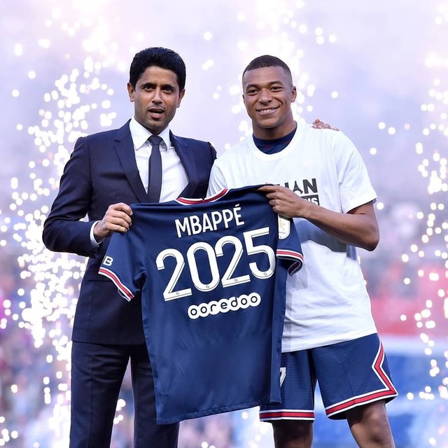 Mbappe từng "quay xe" với Real Madrid để ở lại với PSG.