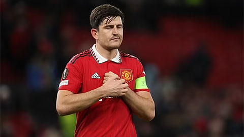 Ten Hag: Maguire hưởng lợi từ việc mất băng đội trưởng