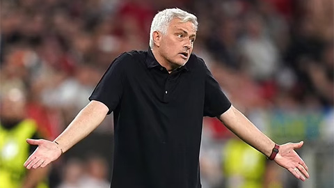 Mourinho bị cấm chỉ đạo 10 ngày tại Serie A