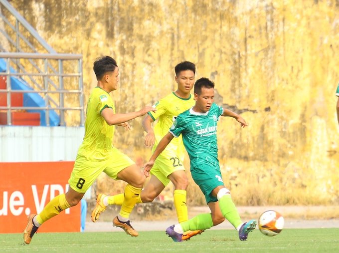 Phù Đổng và Hoà Bình đã cầm chân nhau với tỷ số hoà 0-0 - Ảnh: Minh Tuấn