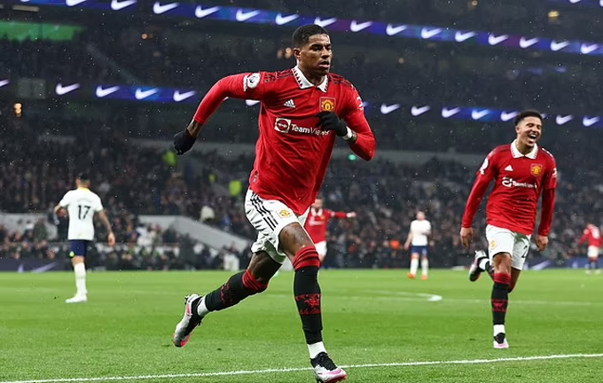 Rashford có thể dat vào trong đá tiền đạo cắm