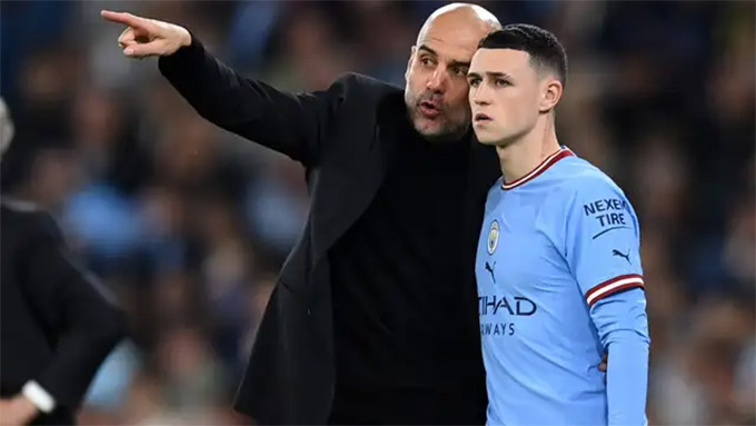 Đến lúc Pep đưa Foden trở lại hàng tiền vệ Man City