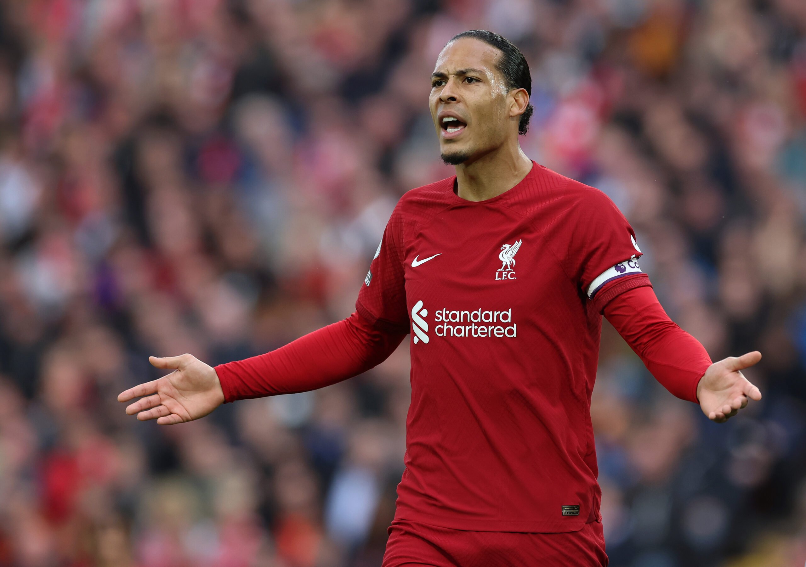 Nếu Henderson lên đường, Virgil van Dijk sẽ là thủ lĩnh mới của Liverpool