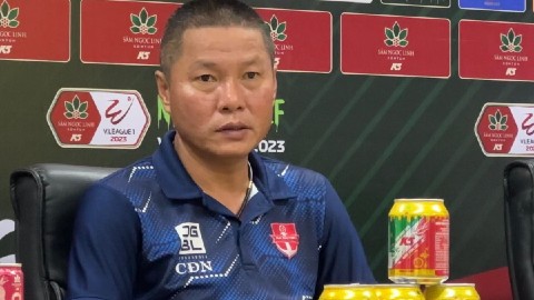 HLV Chu Đình Nghiêm: Trọng tài V.League phụ thuộc quá nhiều vào VAR