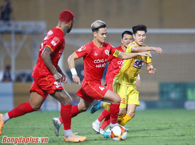 CLB Công an Hà Nội làm mưa làm gió trên thị trường chuyển nhượng nội binh ở V.League 2023 - Ảnh: Đức Cường