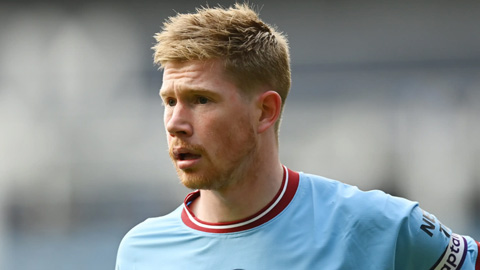 Học Pep, De Bruyne cũng chỉ trích thời gian bù giờ