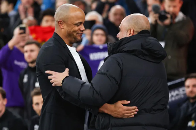 Kompany sẽ đối đầu với ông thầy cũ Pep Guardiola ngay trận mở màn Premier League 2023/24